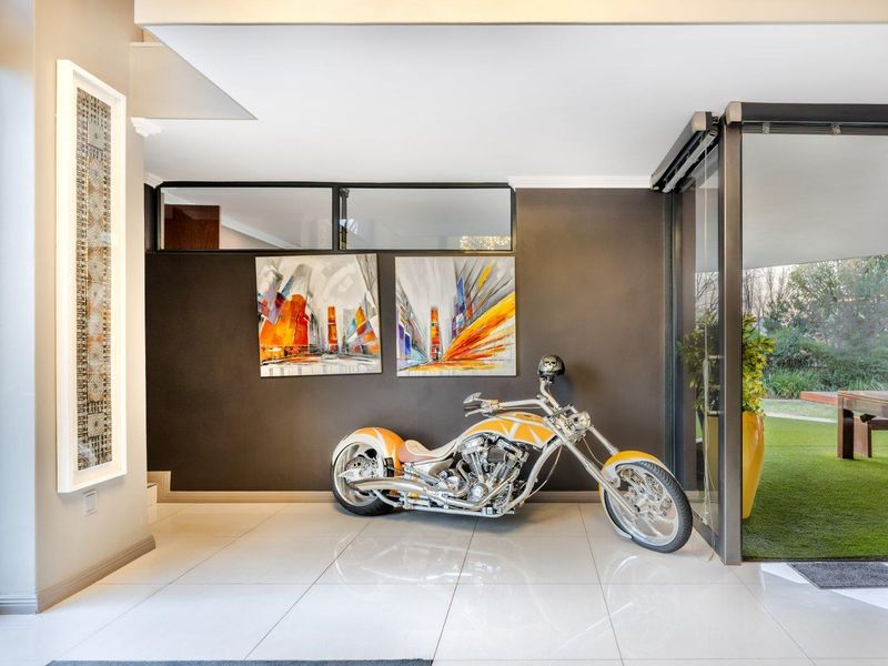 An Exceptional Lifestyle Awaits in Serengeti Estates - A Home Designed for Living and Entertaining - An Opportunity Not to Be Missed. - Photo 5