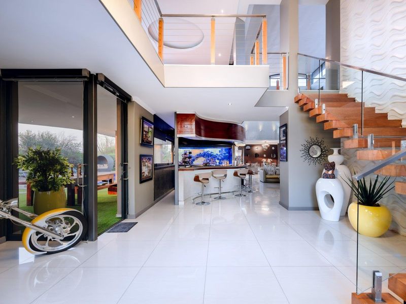 An Exceptional Lifestyle Awaits in Serengeti Estates - A Home Designed for Living and Entertaining - An Opportunity Not to Be Missed. - Photo 8