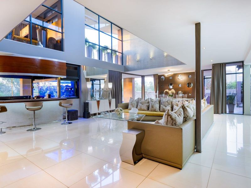 An Exceptional Lifestyle Awaits in Serengeti Estates - A Home Designed for Living and Entertaining - An Opportunity Not to Be Missed. - Photo 7