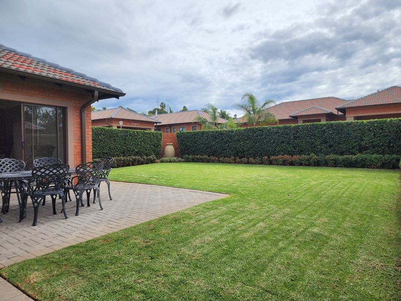 3 BEDROOM TOWNHOUSE IN WILKOPPIES - Photo 3