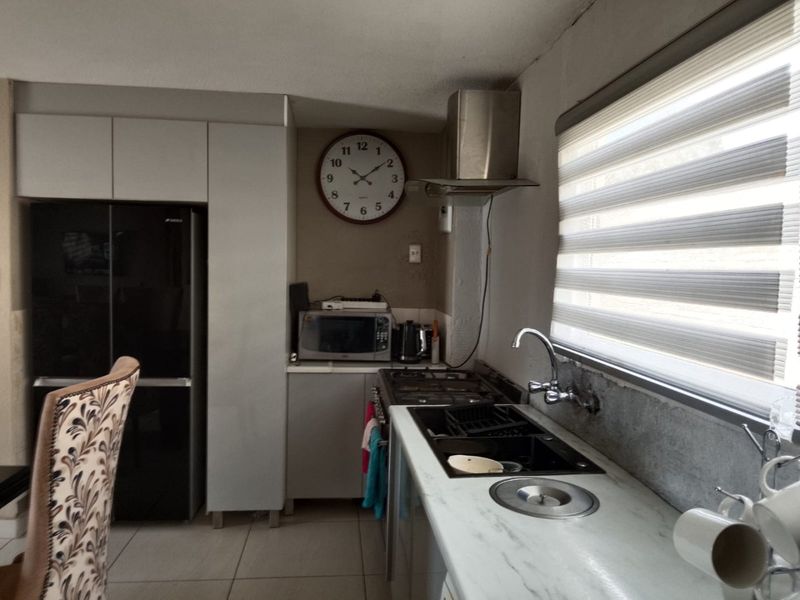 3 Bedroom House for Sale in Ormonde - Photo 3