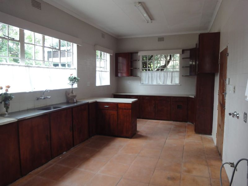 Charming Kensington Home + 3 Income- Generating Cottages - Photo 6