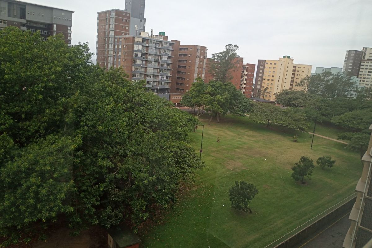 Rental property to let in north beach - Photo 3