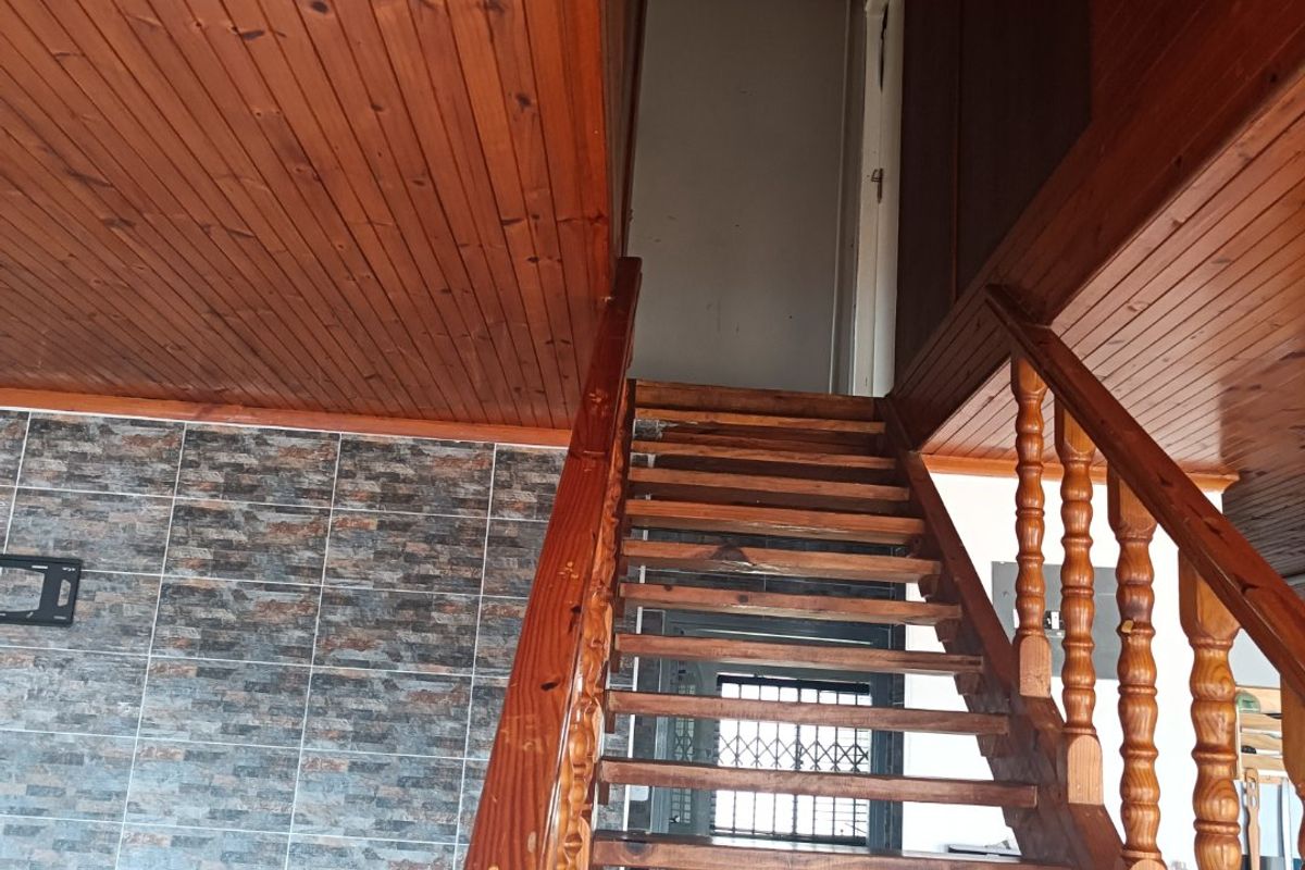 Neat 3 bedroomed townhouse for sale in Cleland !  - Photo 4