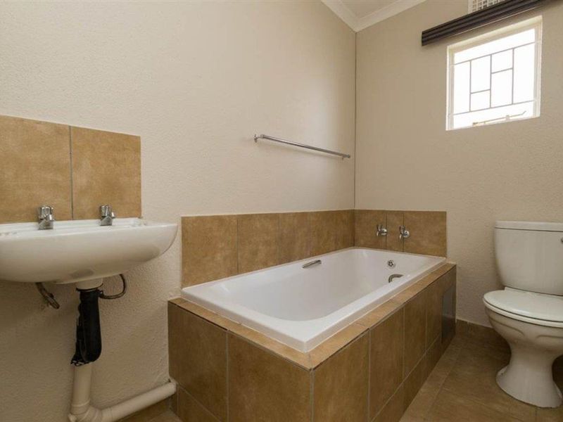 Stunning 2-bedroom house for sale in Sky City - Photo 7