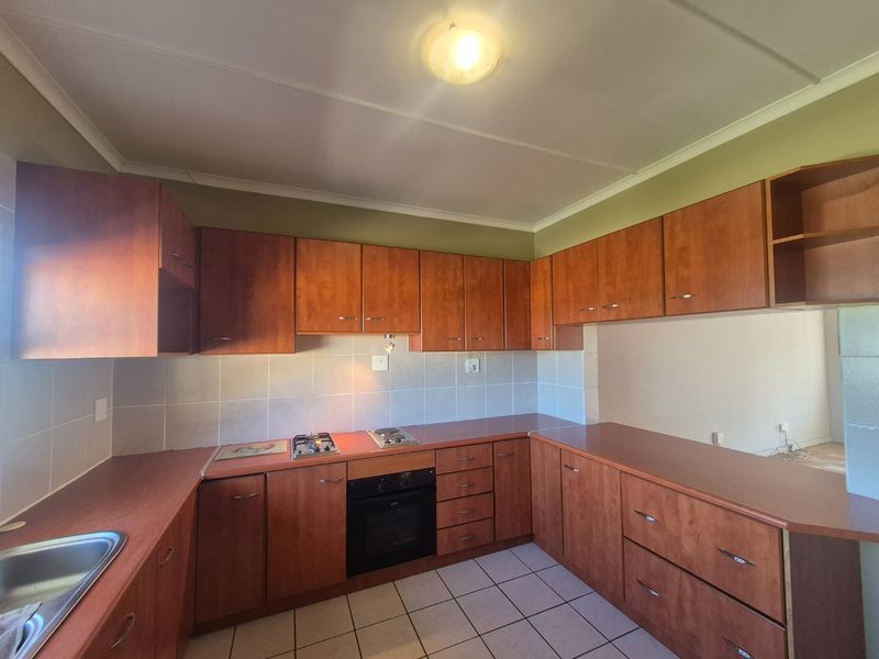 SPACIOUS 1 BEDROOM APARTMENT TO RENT - Photo 9