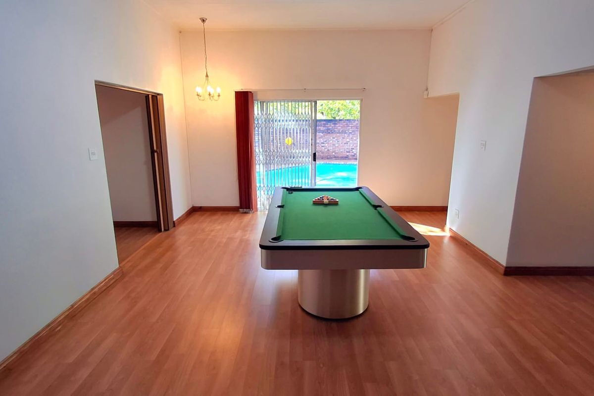 “Family Comfort Meets Outdoor Living – Pool & Large Garden” - Photo 4