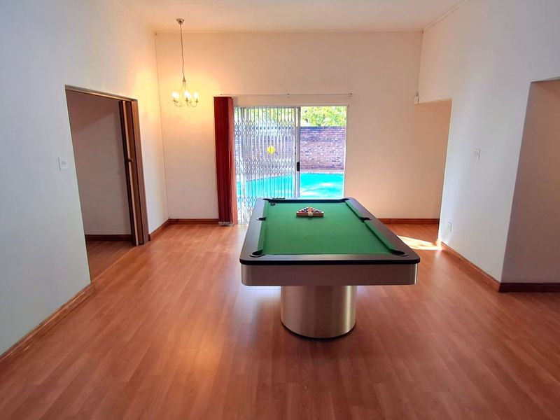 “Family Comfort Meets Outdoor Living – Pool & Large Garden” - Photo 4