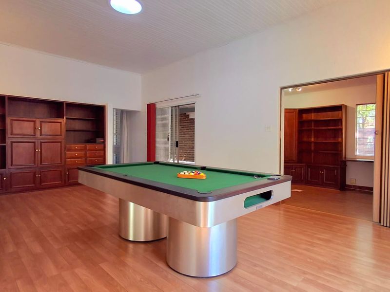 “Family Comfort Meets Outdoor Living – Pool & Large Garden” - Photo 2