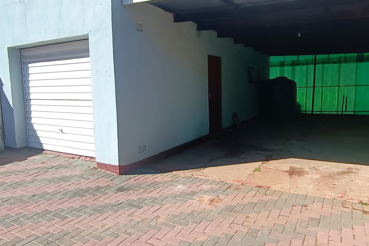 Three bedroom house for sale in SE  - Photo 3