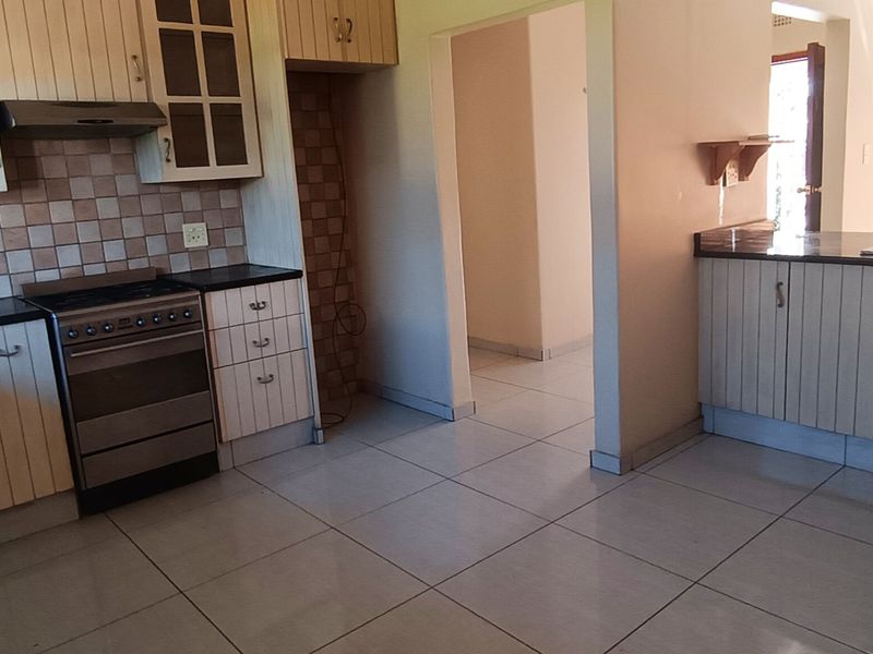 Three bedroom house for sale in SE  - Photo 8