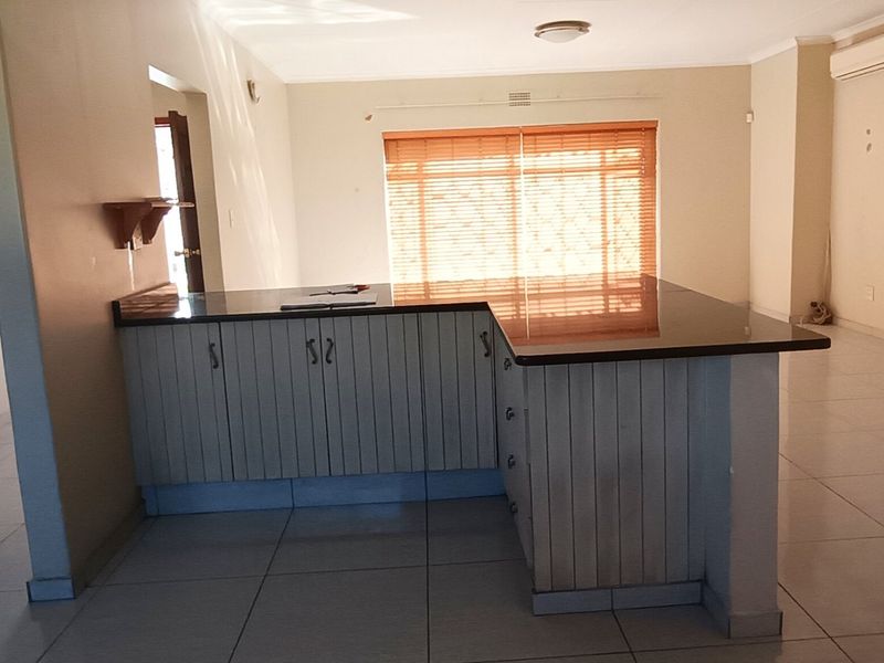 Three bedroom house for sale in SE  - Photo 9