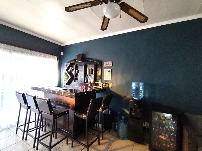 Incredible 3-Bedroom Family Home for Sale in Edenglen - Photo 9