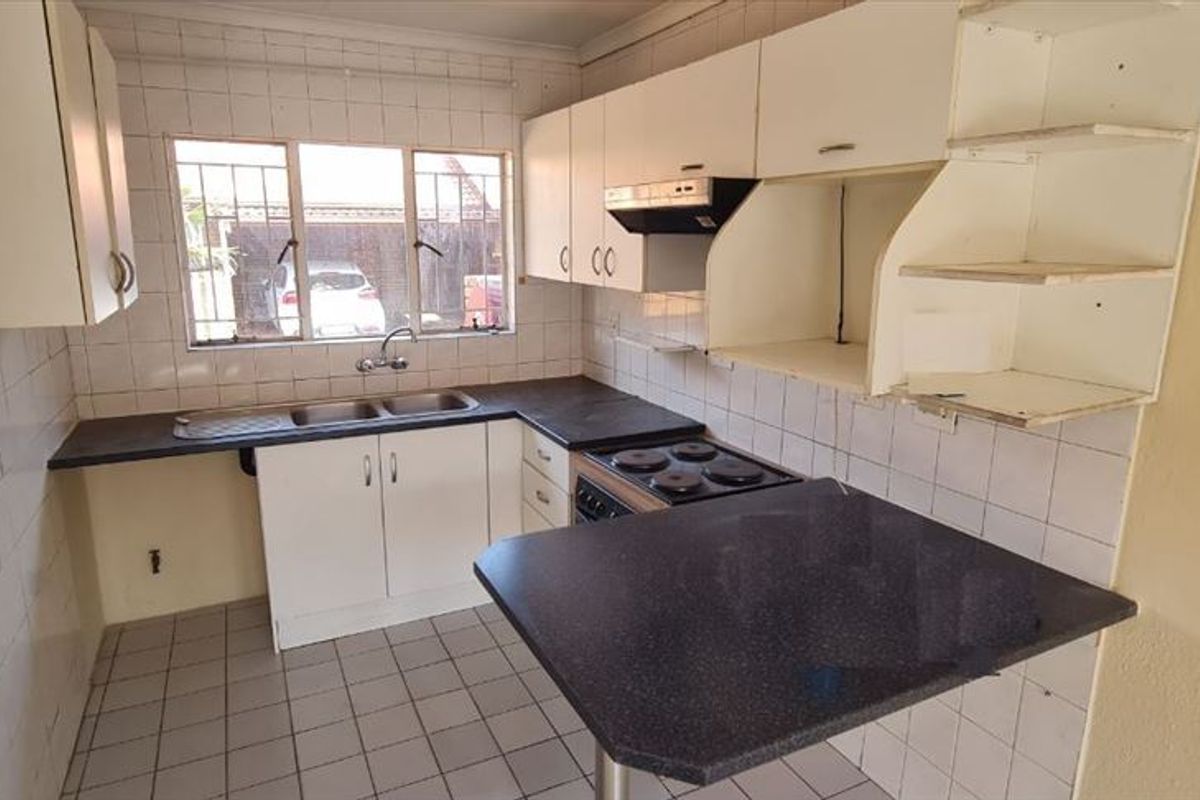 Affordable Town Home – Starter or Investment - Photo 2