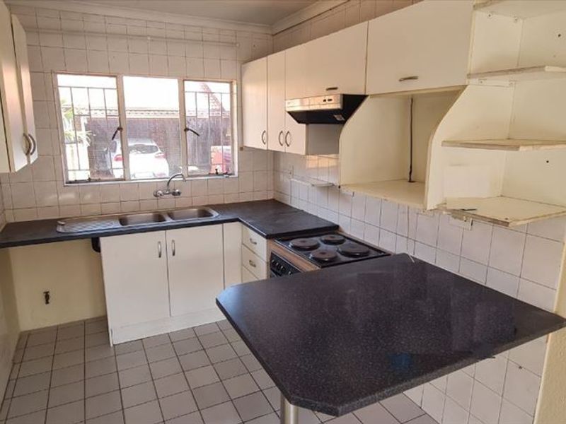 Affordable Town Home – Starter or Investment - Photo 2