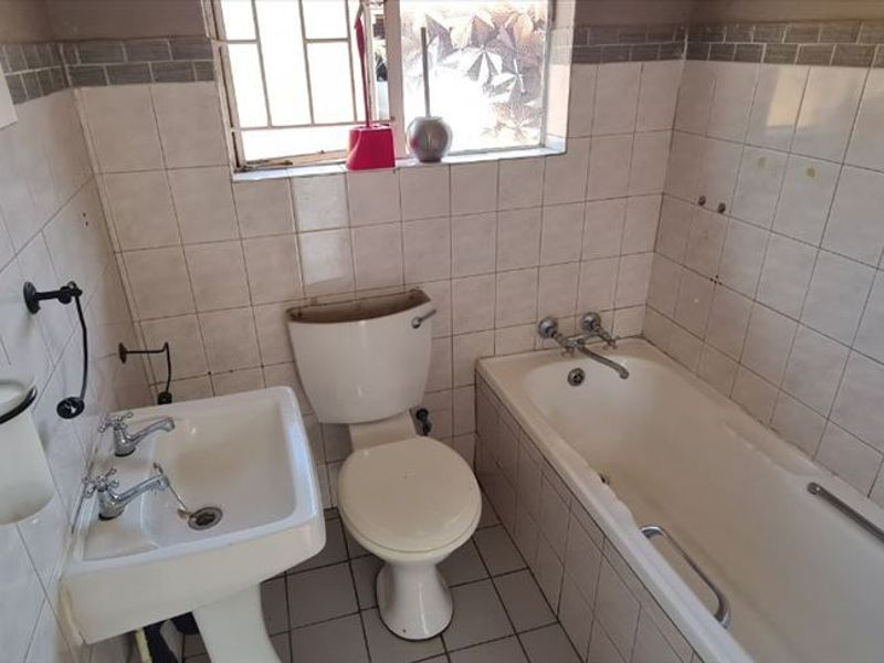 Affordable Town Home – Starter or Investment - Photo 10