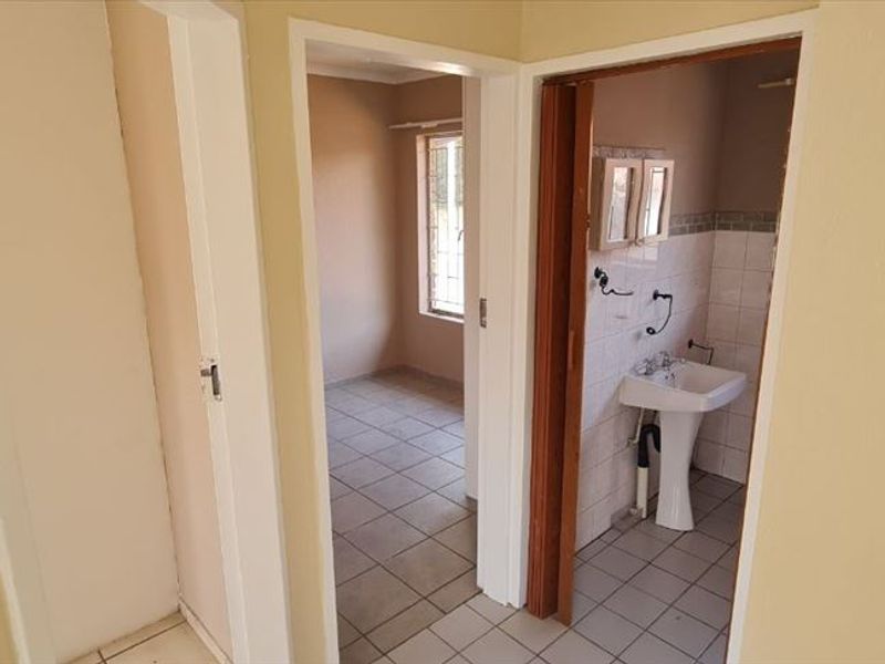 Affordable Town Home – Starter or Investment - Photo 9