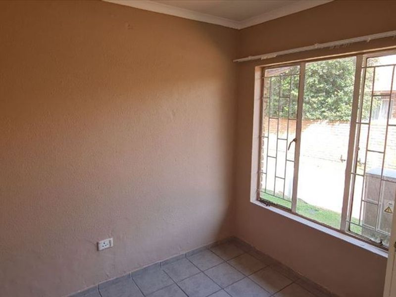 Affordable Town Home – Starter or Investment - Photo 7