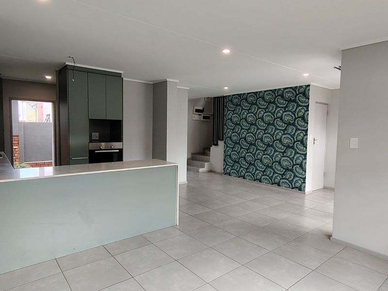 Exclusive Estate Living - 3 Bedroom Townhouse in The Manhattan, Amberfield, Centurion. - Photo 2