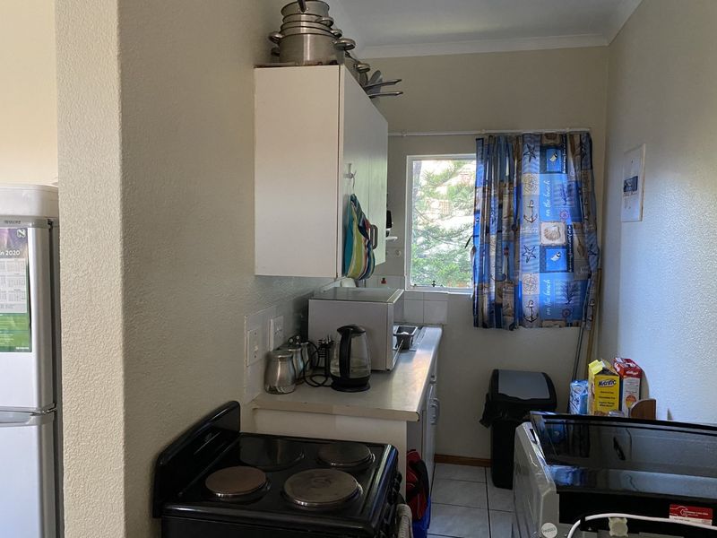 No Trsnsfer Duties, Low levies. Own Instead of Rent – Top Floor 1-Bedroom in Savona - Photo 5