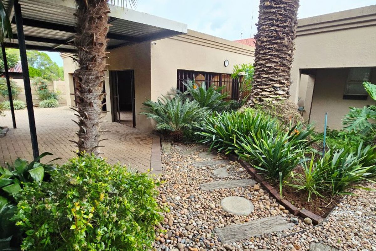 A Beautiful Blend of Space, Comfort and Effortless Living in La Hoff - Photo 3