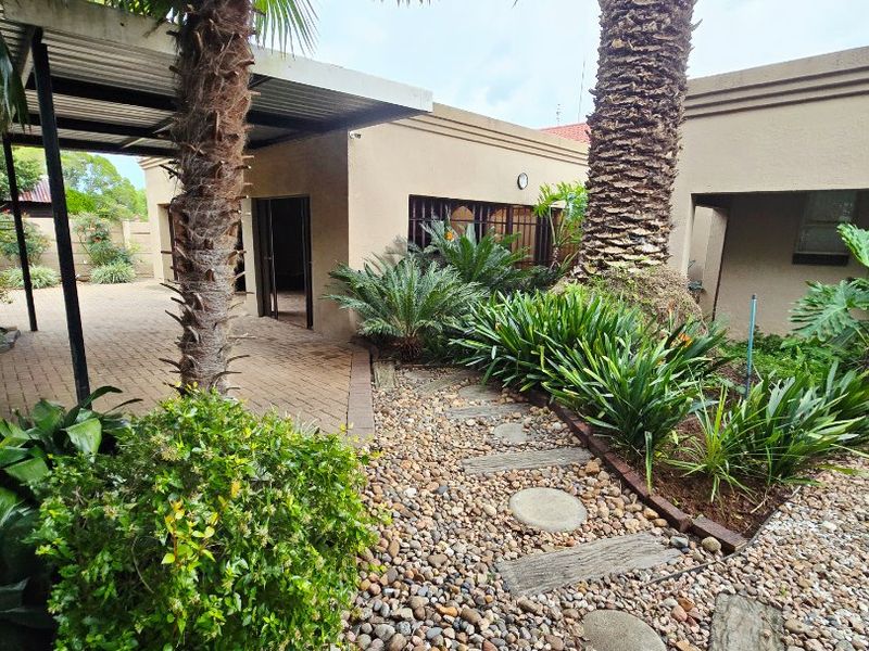 A Beautiful Blend of Space, Comfort and Effortless Living in La Hoff - Photo 3