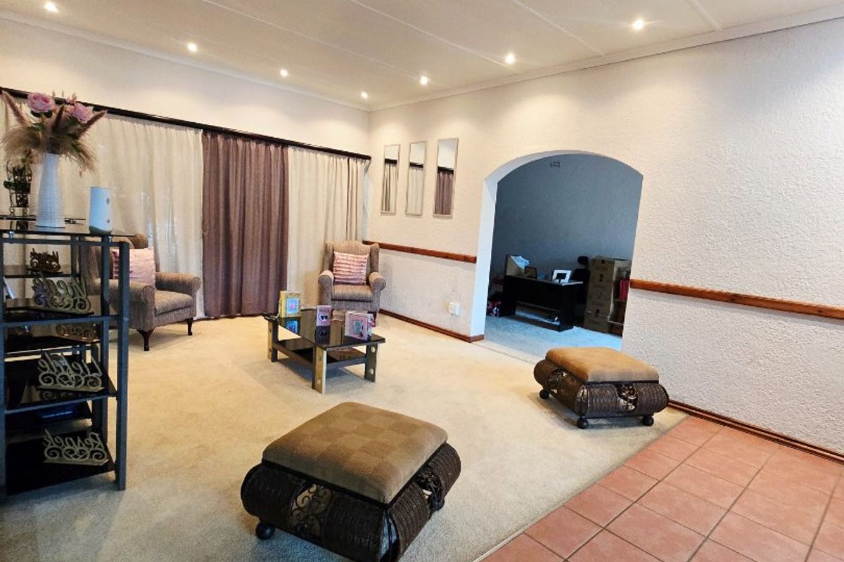 A Beautiful Blend of Space, Comfort and Effortless Living in La Hoff - Photo 4