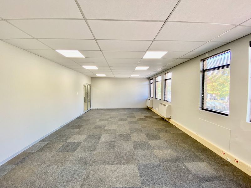 Modern Office Suite To Let In Boardwalk - Photo 9