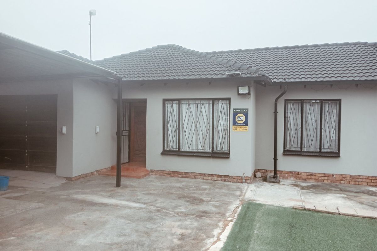 A lovely 3 bedroom family Home for Rental at Birch Acres - Photo 2