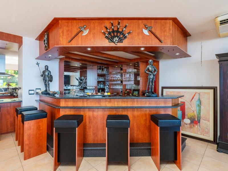 ELEVATED 7 BEDROOM COASTAL MASTERPIECE WITH INCOME POTENTIAL & UNINTERRUPTED OCEAN VIEWS - Photo 10