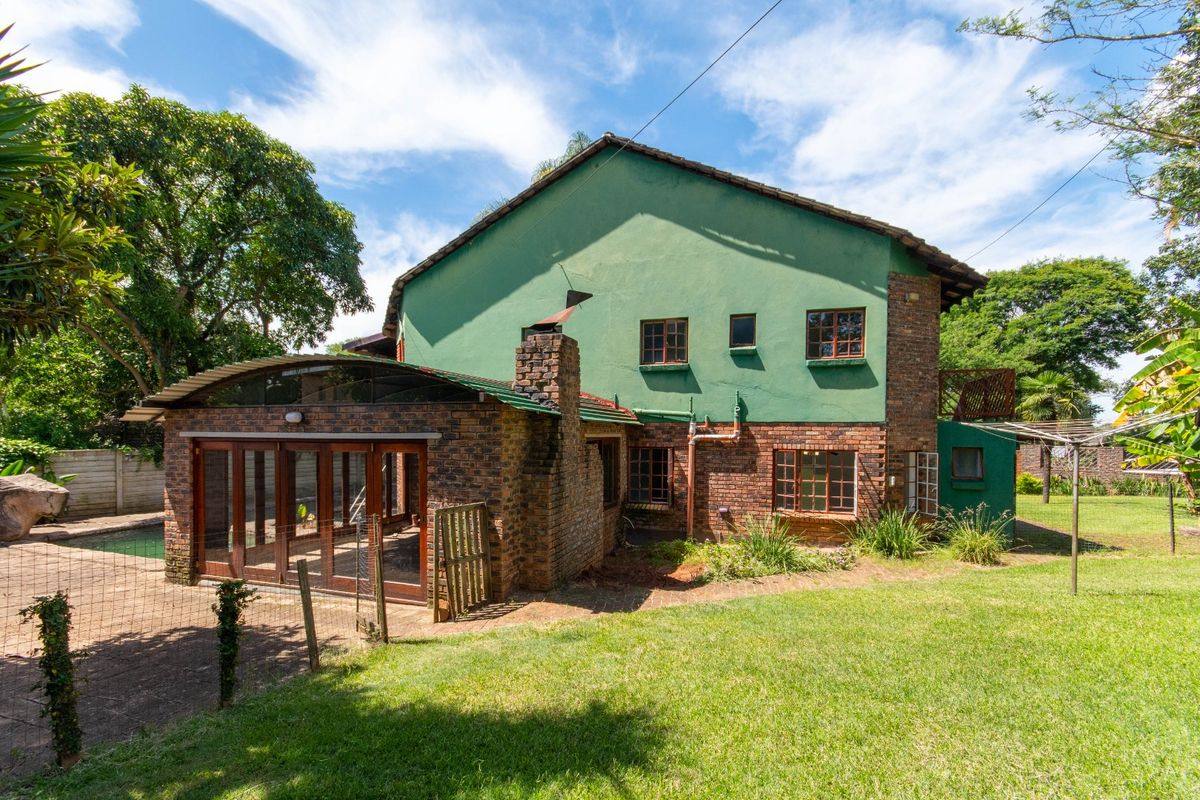 Spacious double-storey home in gated area in White River Ext 18 - Photo 4