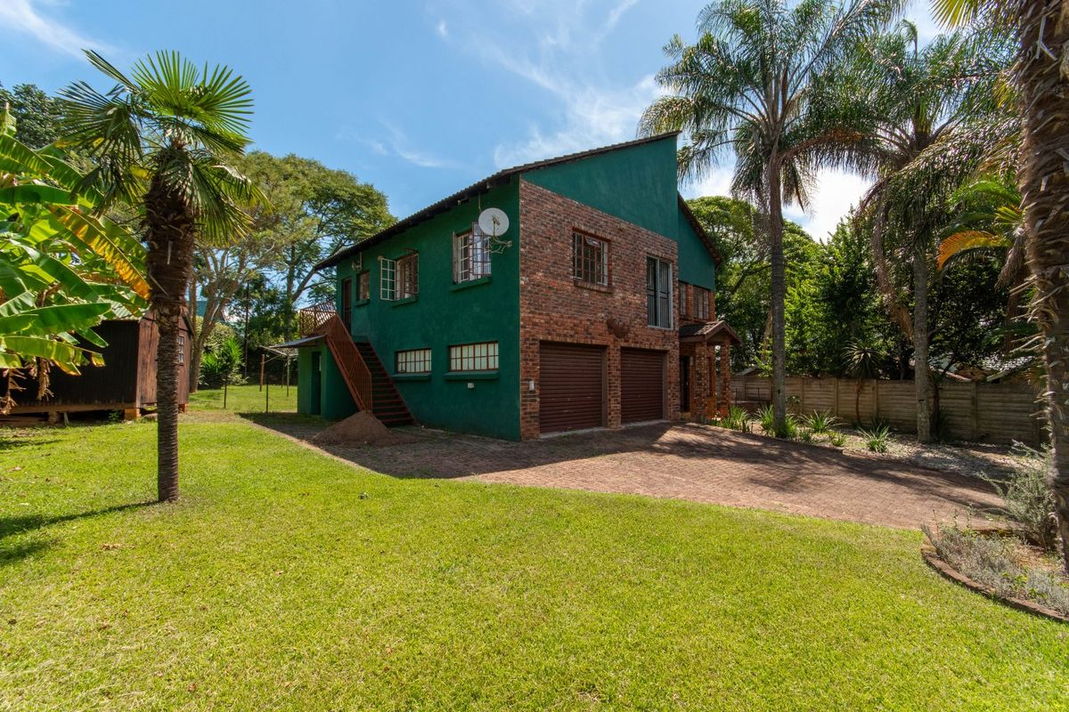 Spacious double-storey home in gated area in White River Ext 18 - Photo 3