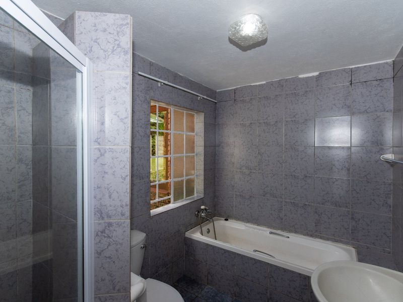 Spacious double-storey home in gated area in White River Ext 18 - Photo 10