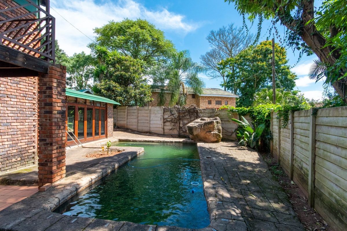 Spacious double-storey home in gated area in White River Ext 18 - Photo 2