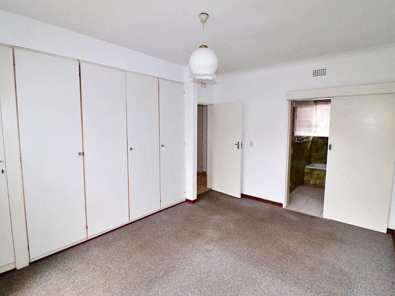 2 BEDROOM, 2 BATHROOM SIMPLEX WITH PRIVATE GARDEN - Photo 10