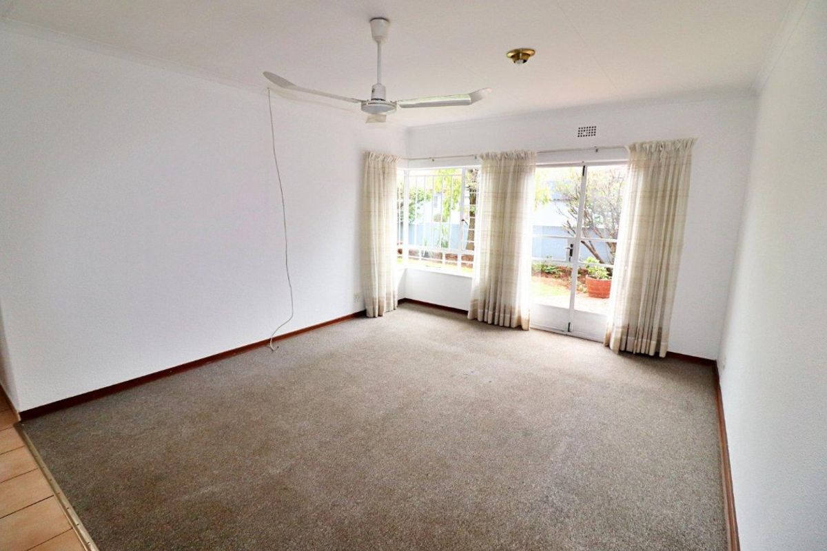 2 BEDROOM, 2 BATHROOM SIMPLEX WITH PRIVATE GARDEN - Photo 5