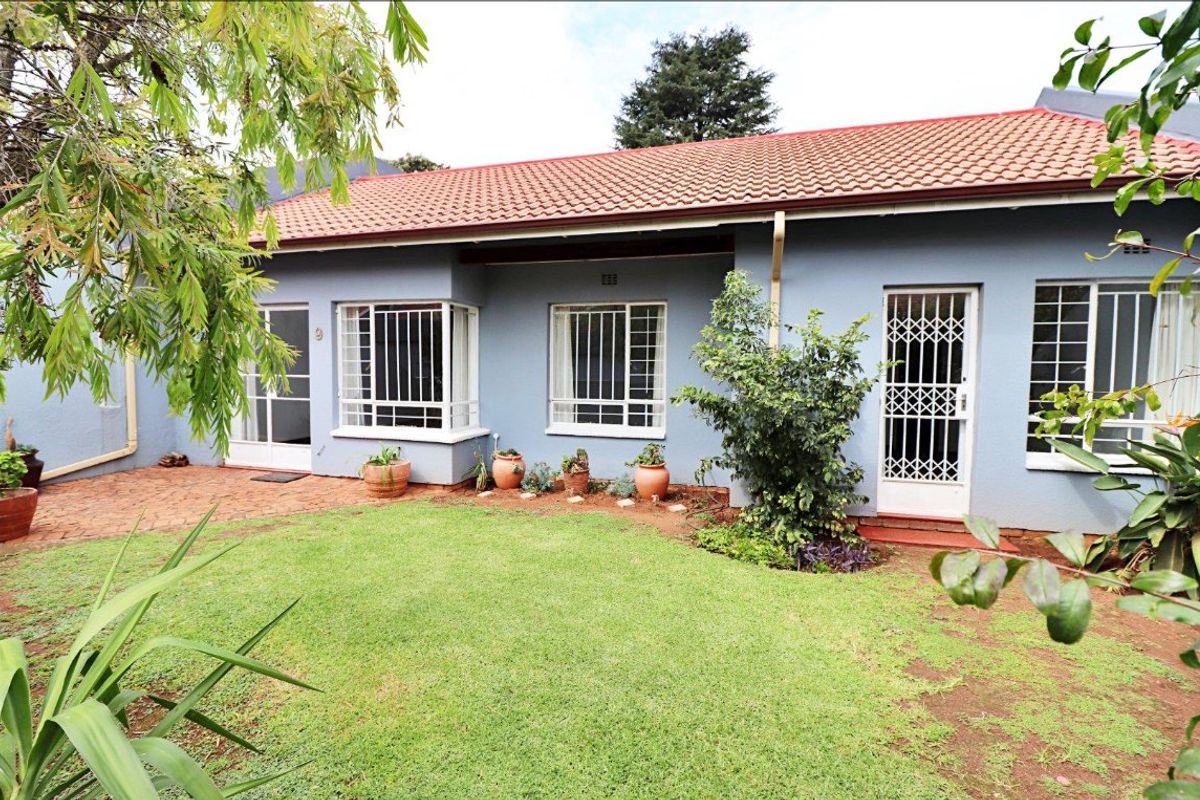 2 BEDROOM, 2 BATHROOM SIMPLEX WITH PRIVATE GARDEN - Photo 2