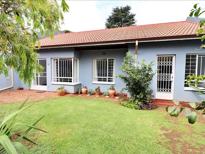 2 BEDROOM, 2 BATHROOM SIMPLEX WITH PRIVATE GARDEN - Photo 2