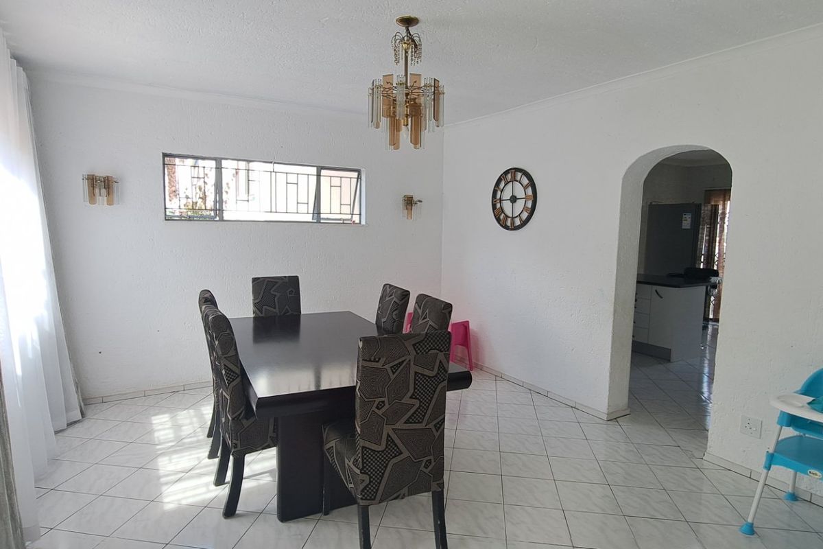 This spacious cluster home is ideal for a family seeking comfort and convenience.  - Photo 3