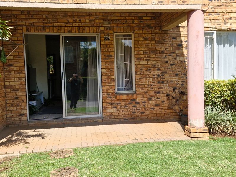 Modern Flat with Pool Access - Photo 3