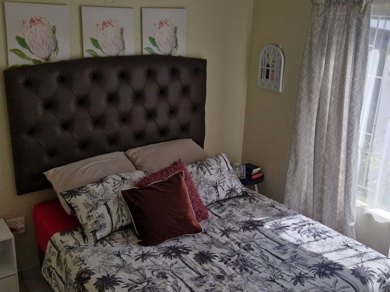 Modern Flat with Pool Access - Photo 10