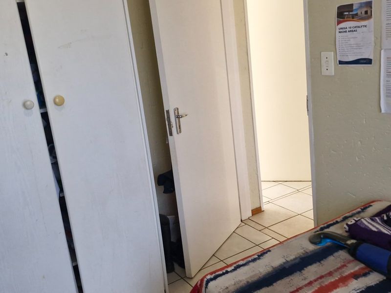 Modern Flat with Pool Access - Photo 8