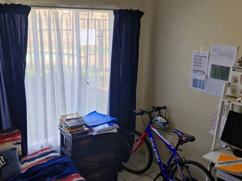 Modern Flat with Pool Access - Photo 7