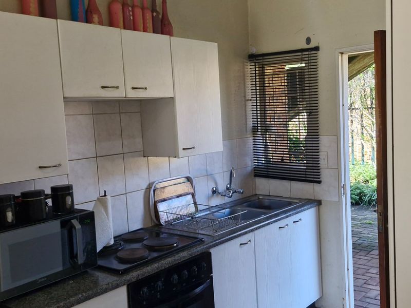 Modern Flat with Pool Access - Photo 6