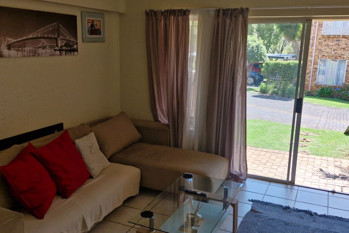 Modern Flat with Pool Access - Photo 4