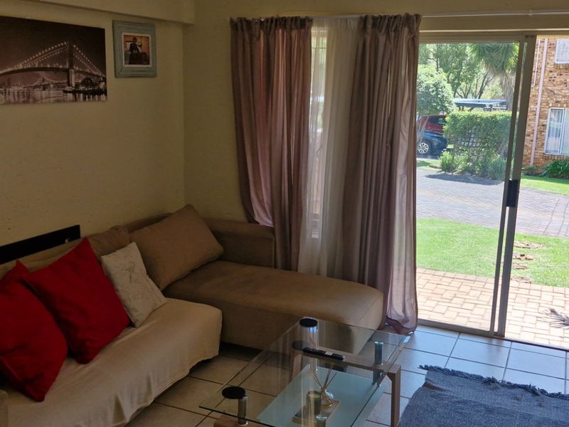 Modern Flat with Pool Access - Photo 4