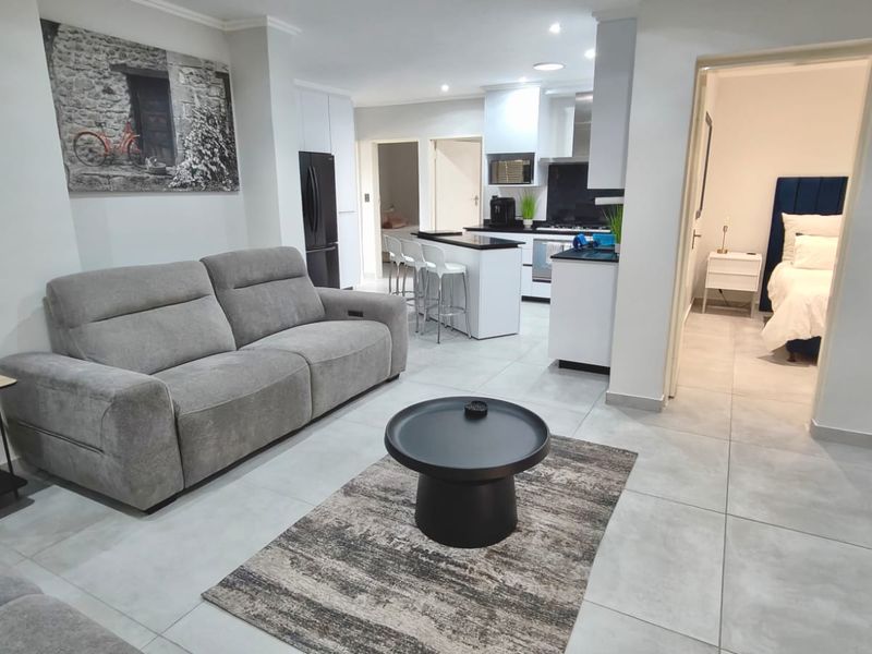 Immaculate Turn key 4-Bedroom Fully Furnished Home in Marina Letata – Luxury Living on the Vaal Dam - Photo 8