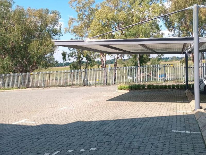 Secure, Scalable & Well-Located409m2 Industrial Unit To Let in Randjespark  - Photo 3