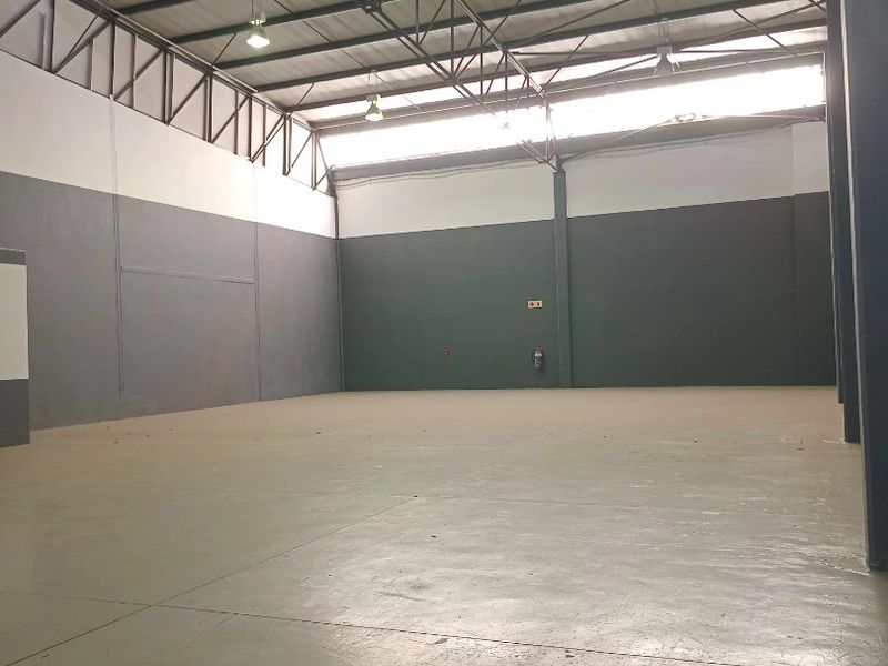 Secure, Scalable & Well-Located409m2 Industrial Unit To Let in Randjespark  - Photo 4
