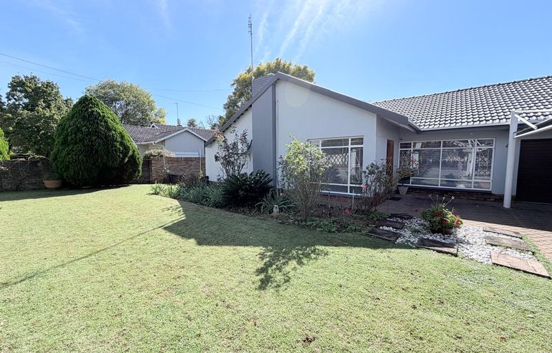 Large feature-packed family home in a a super-convenient street.